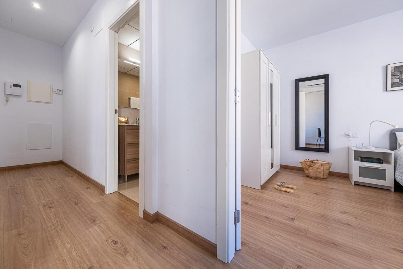 Tarragona Apartments ภายนอก รูปภาพ