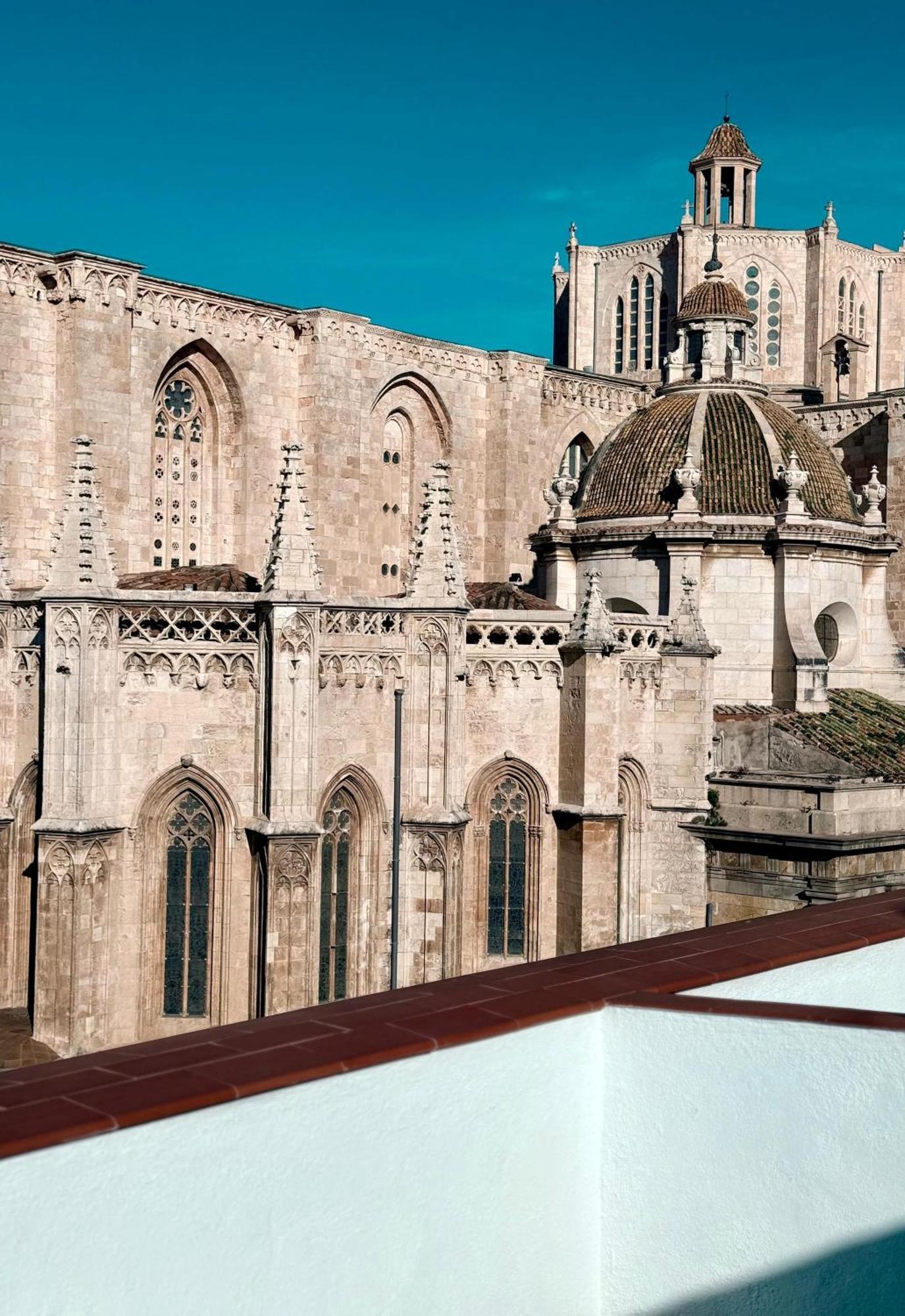 Tarragona Apartments ภายนอก รูปภาพ