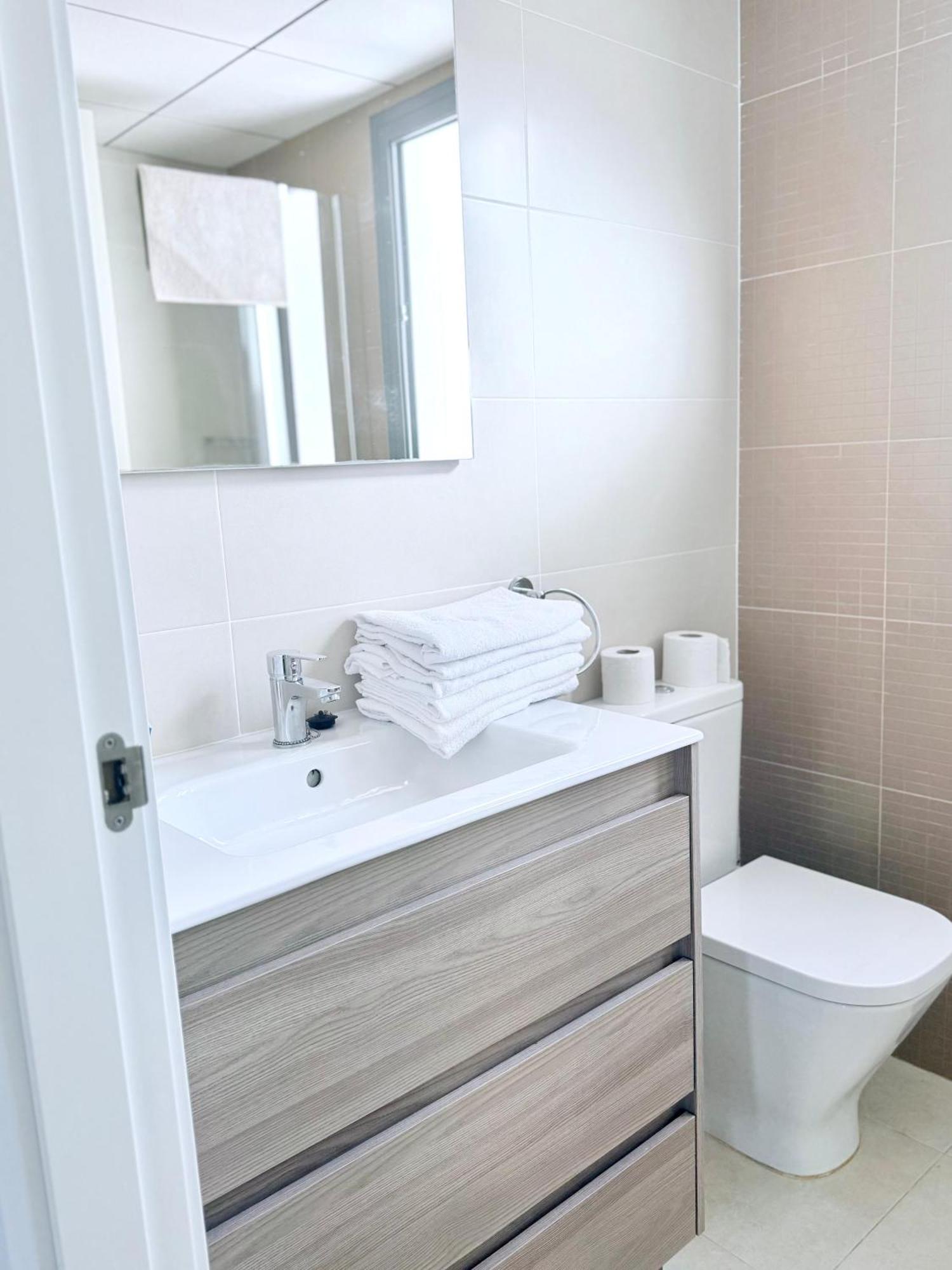 Tarragona Apartments ภายนอก รูปภาพ